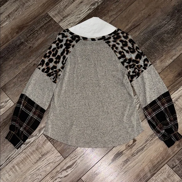 Stylish Gray and Animal Print Women's Top - Picture 5 of 5